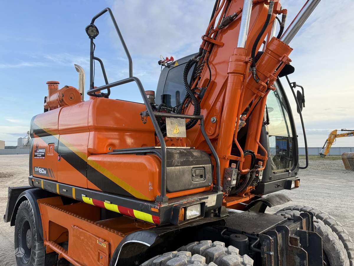 Doosan DX 160 W , ROTO + GRAPPLE, экскаваторы