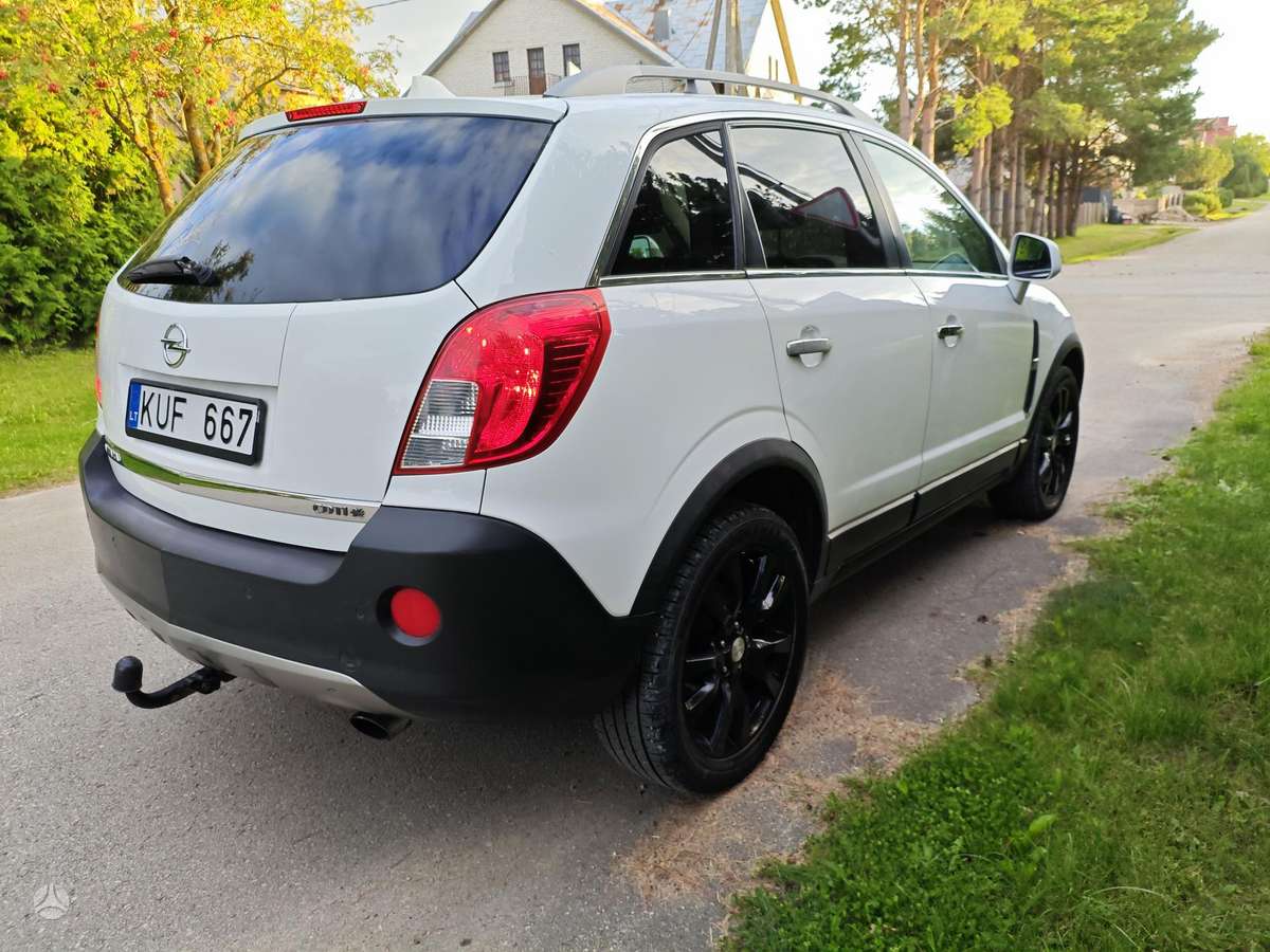 Opel Antara, 2.2 l., off-road / crossover