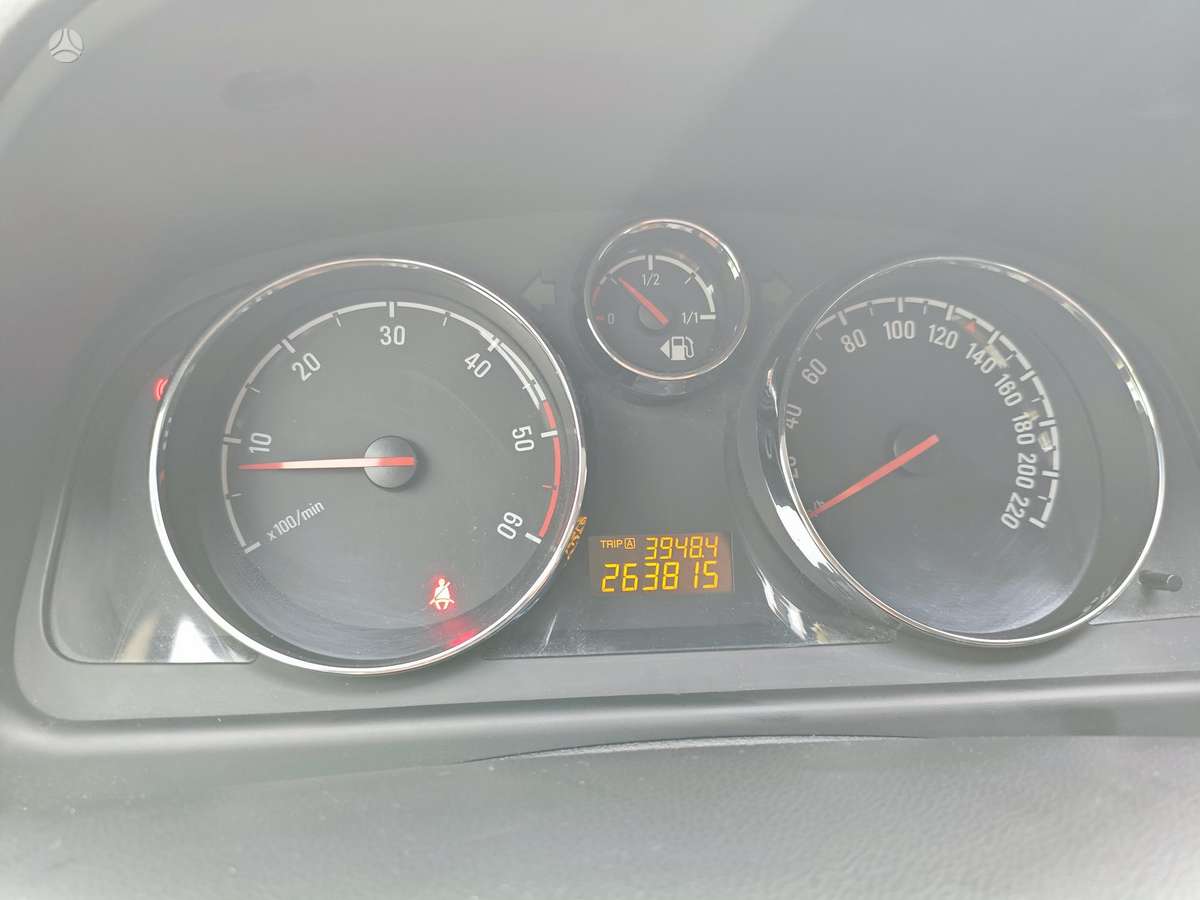 Opel Antara, 2.2 l., Внедорожник / Кроссовер