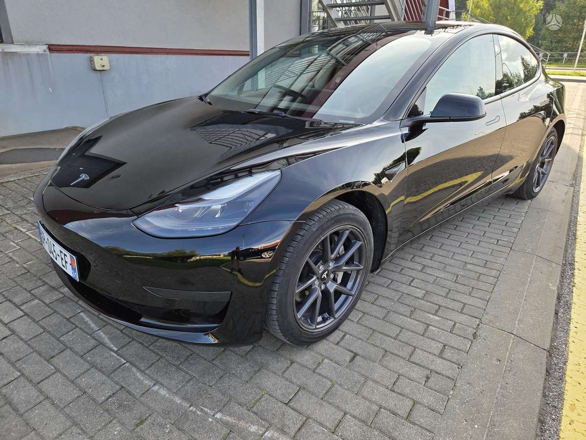 Tesla Model 3, 60 кВт·ч, Седан