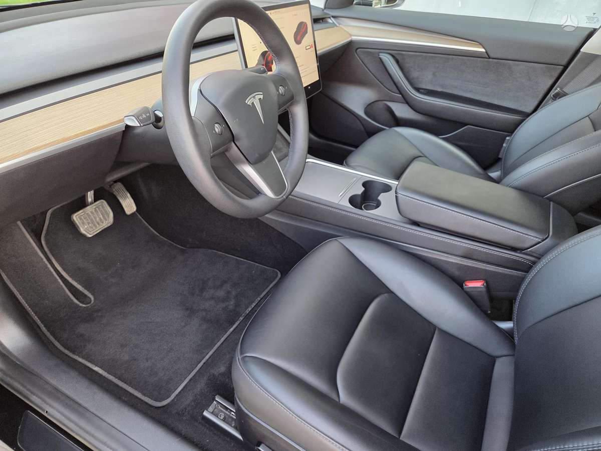 Tesla Model 3, 60 кВт·ч, Седан