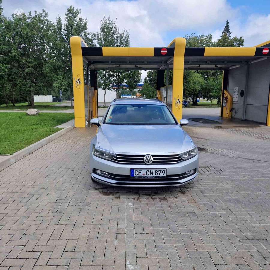 Volkswagen Passat - 11