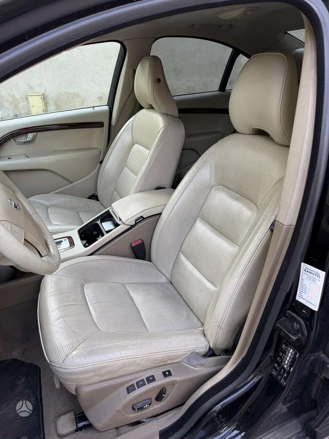 Volvo S80, 2.4 l., Седан