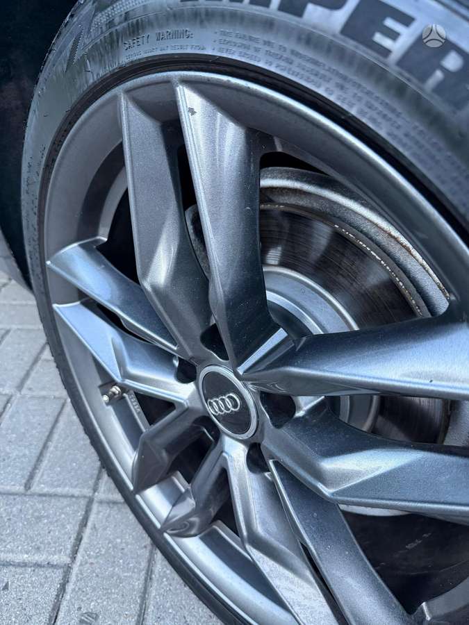 Audi A4, Универсал