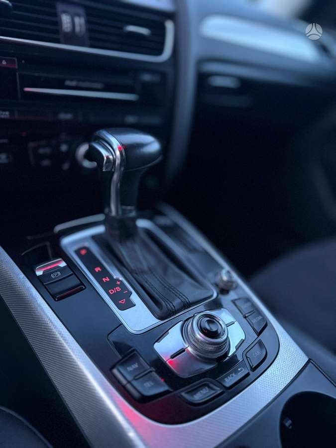 Audi A4, Универсал