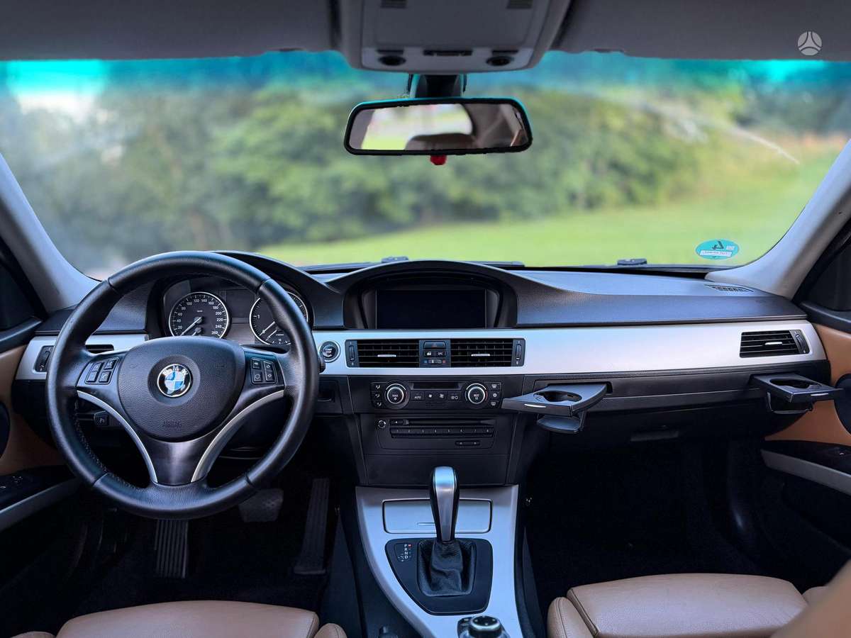 BMW 320, 2.0 l., Седан