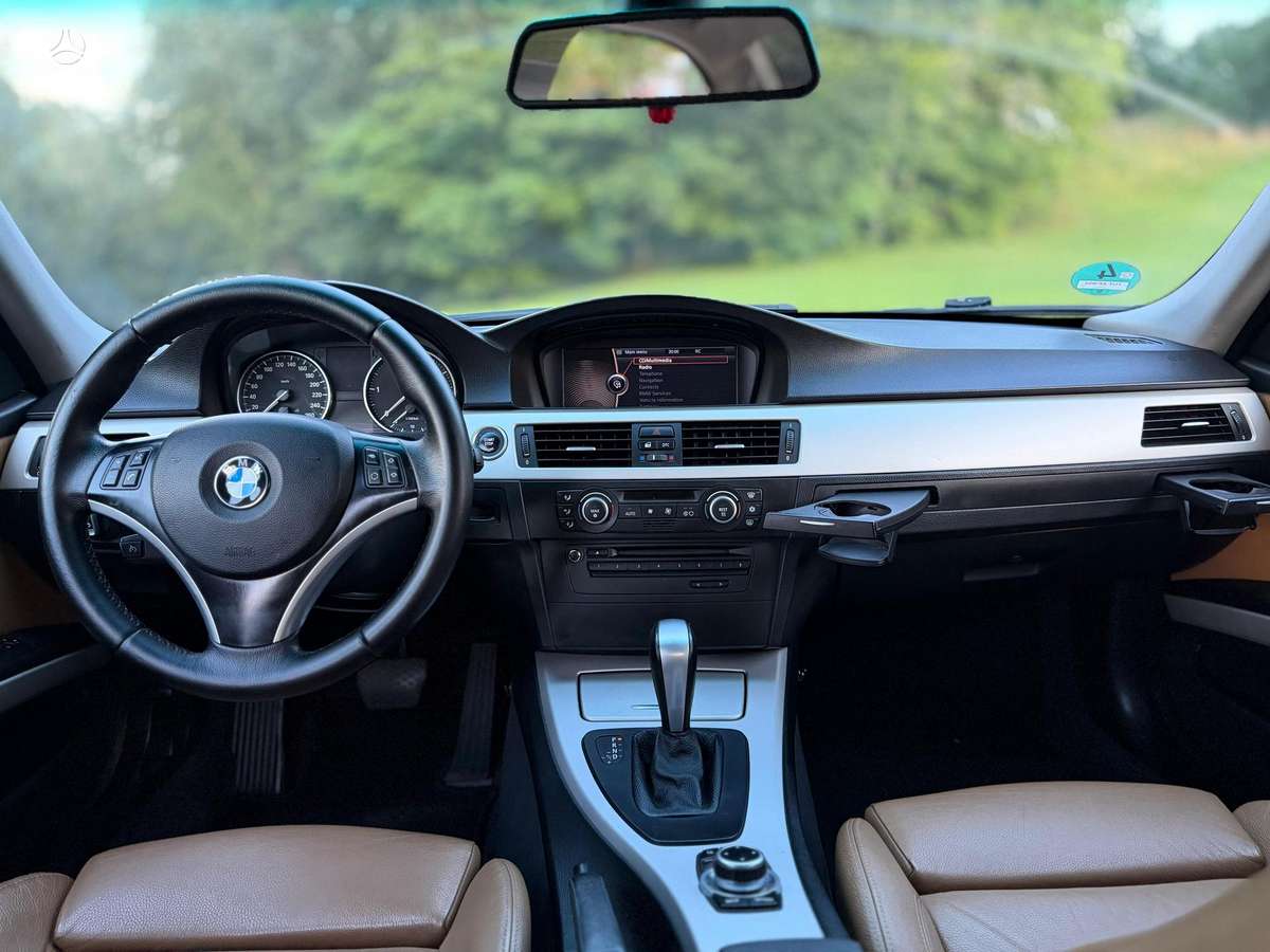 BMW 320, 2.0 l., Седан