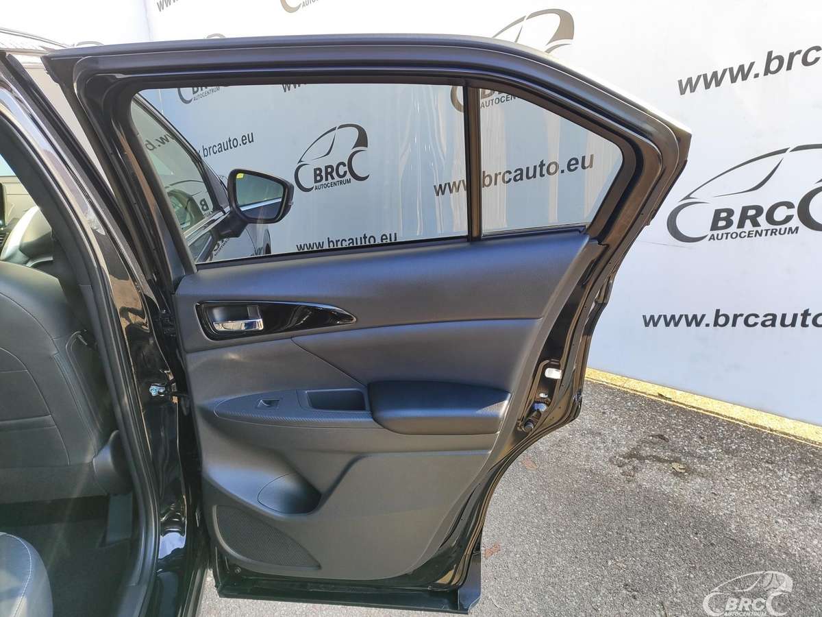 Mitsubishi Eclipse Cross, 1.5 l., off-road / crossover