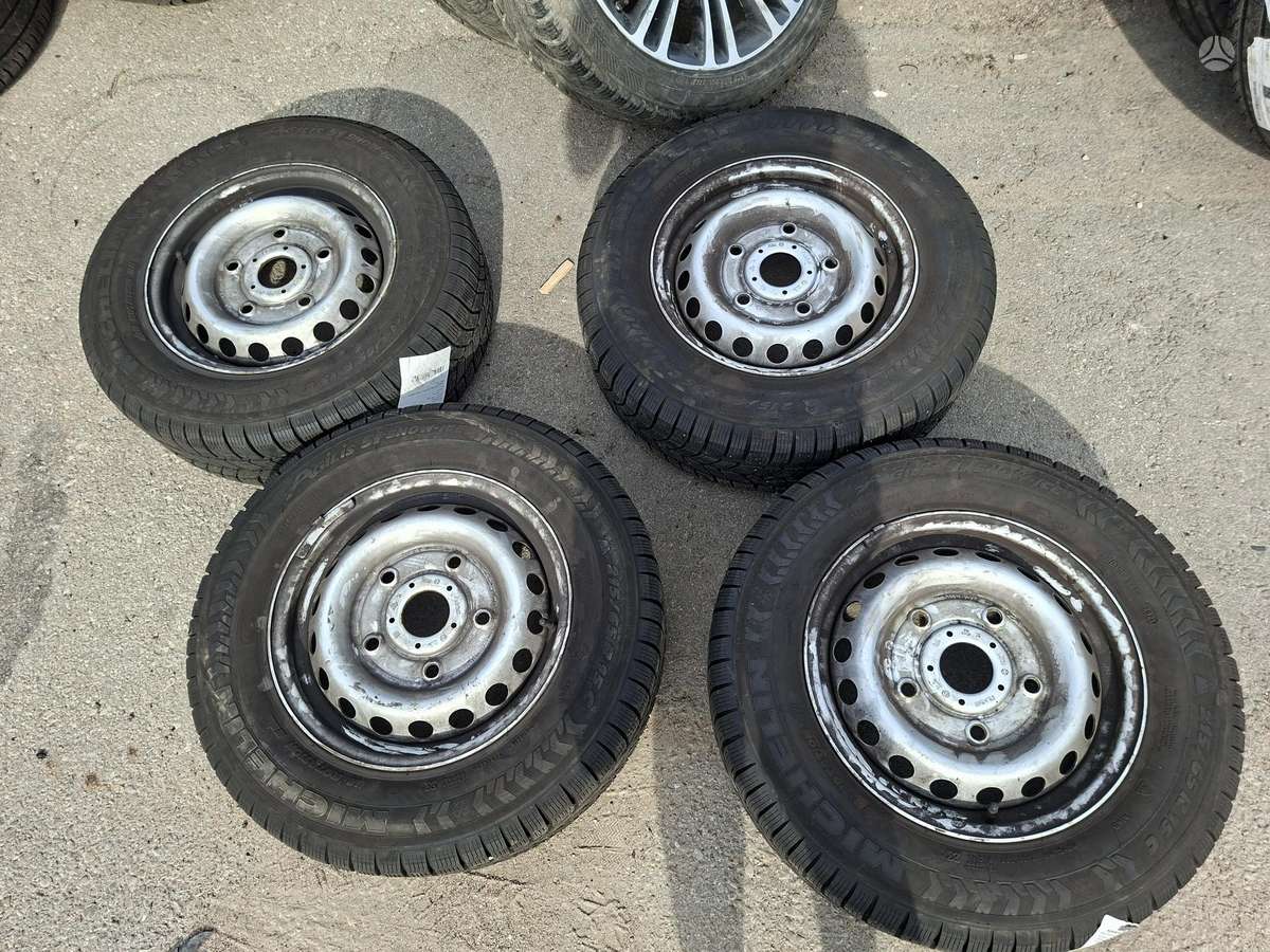 Michelin, žieminės 215/65 R15