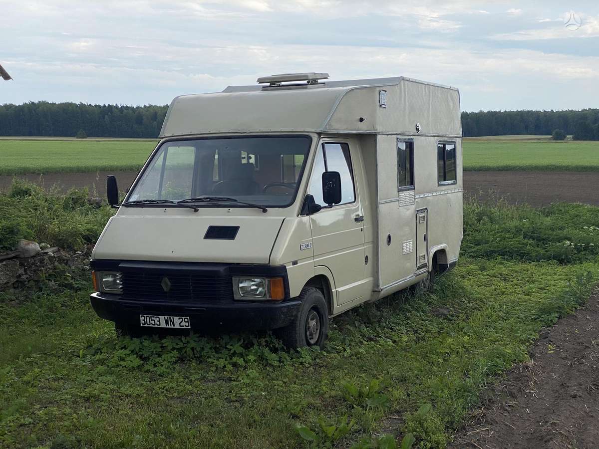 Renault T1300D Pilote, campers