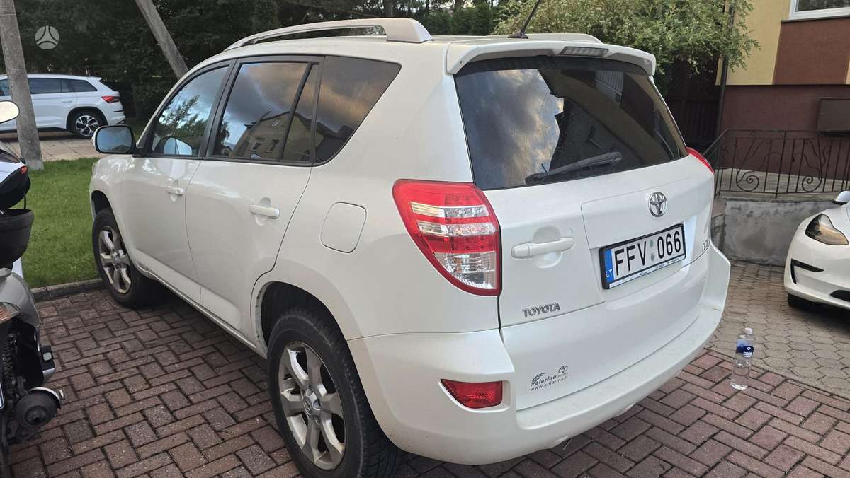 Toyota RAV4 - 2