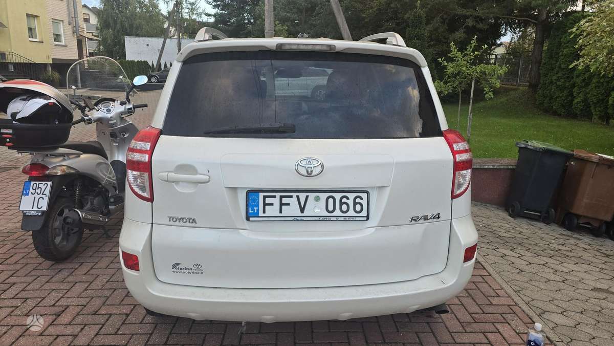 Toyota RAV4 - 3