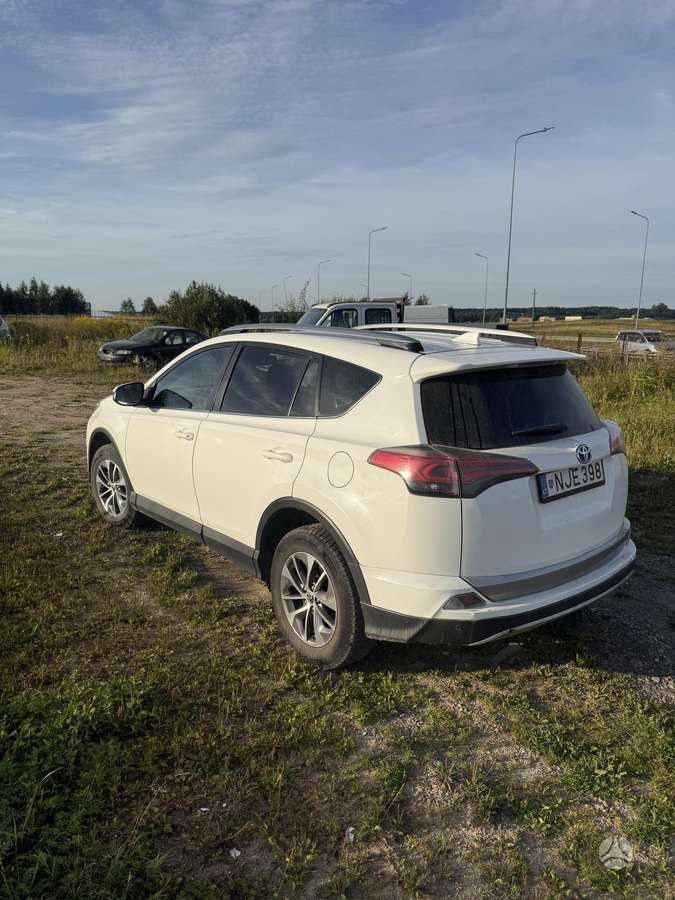 Toyota RAV4 - 4