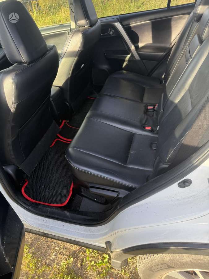 Toyota RAV4 - 9