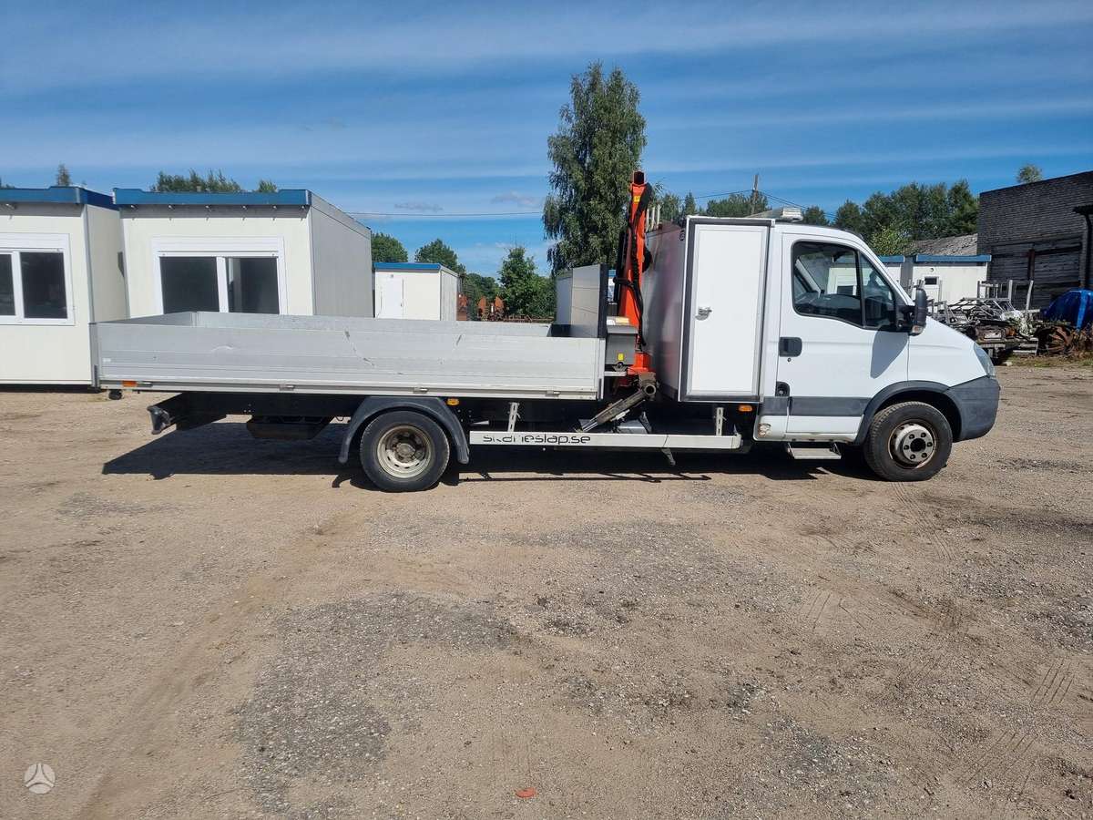 Iveco 65C14, su kranu