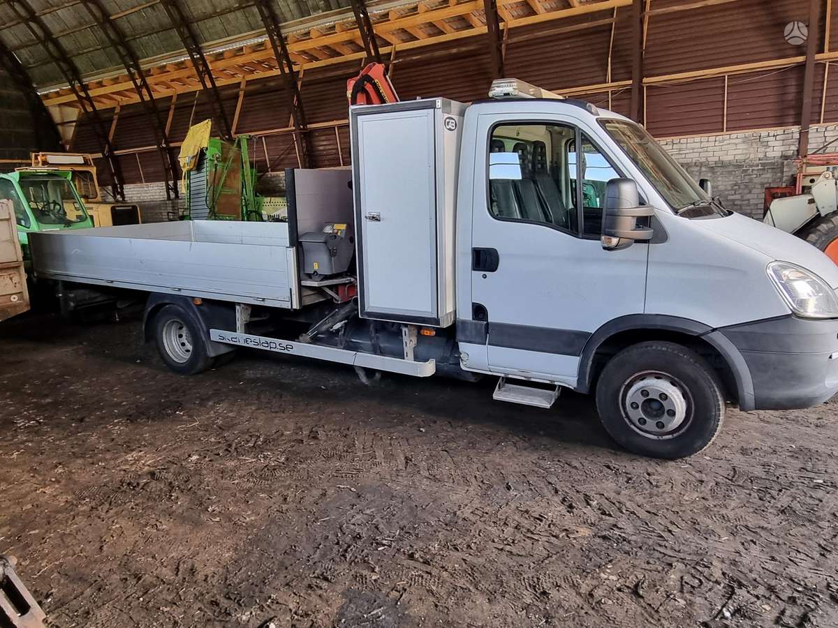 Iveco 65C14, ar krānu