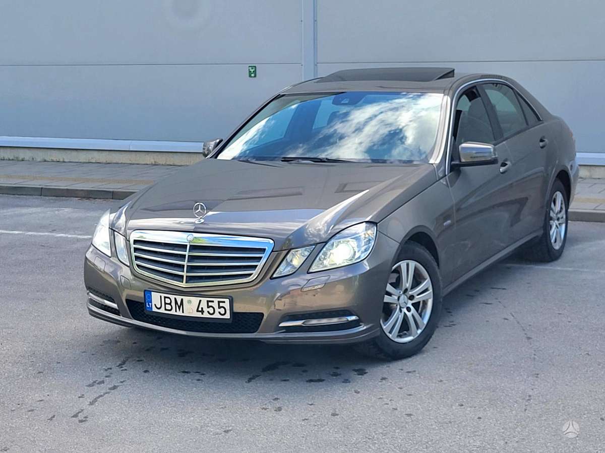 Mercedes-Benz E200, 2.2 l., Седан