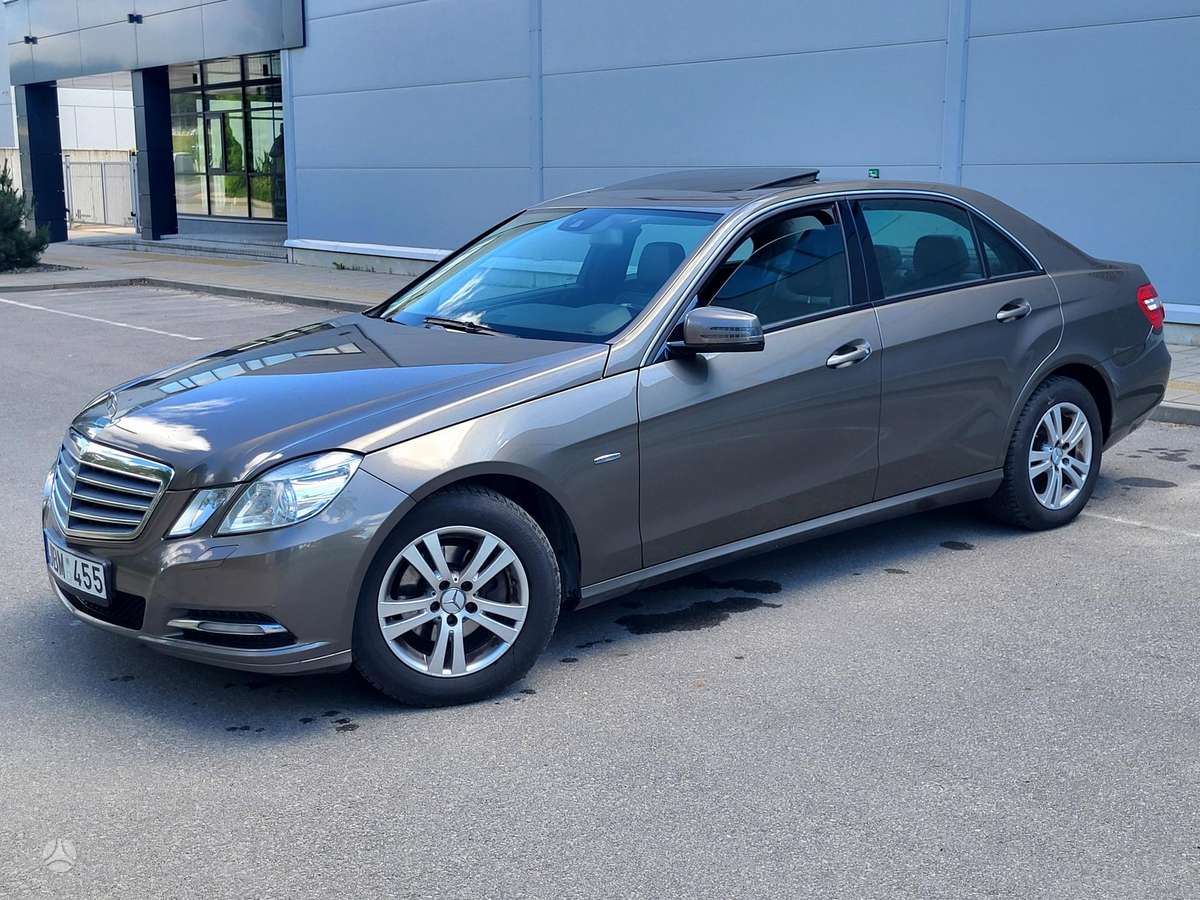 Mercedes-Benz E200, 2.2 l., Седан