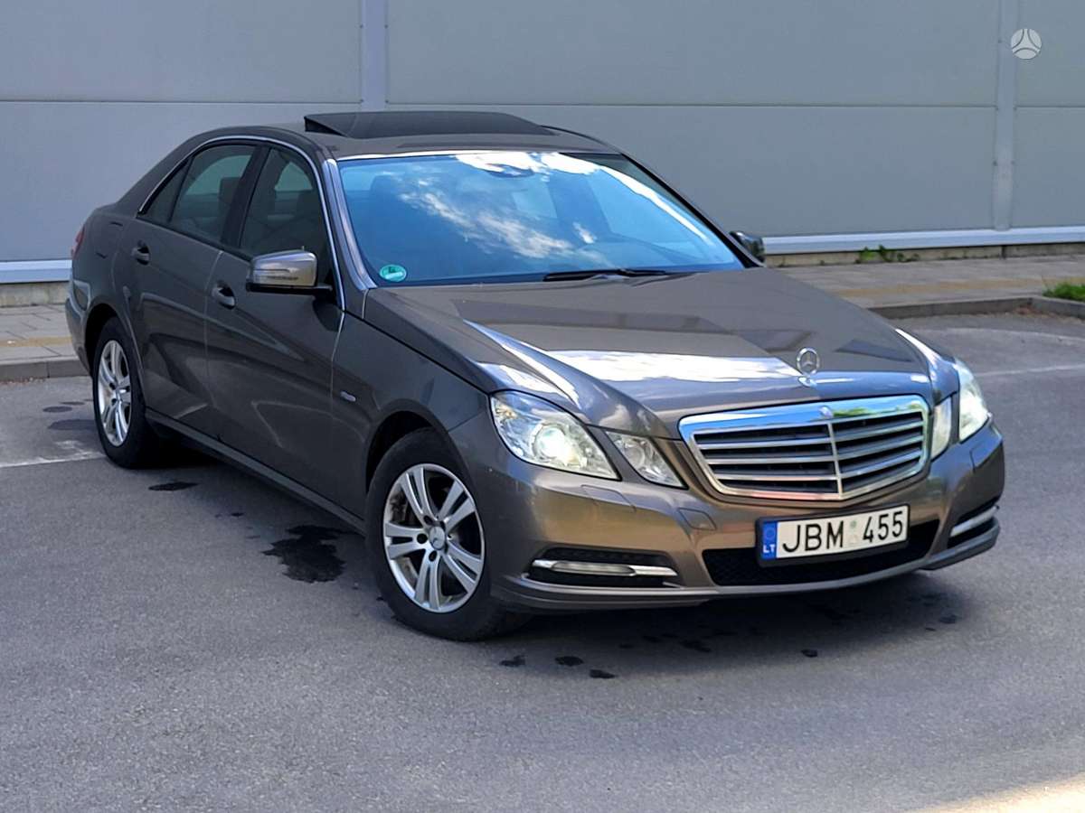 Mercedes-Benz E200, 2.2 l., Седан