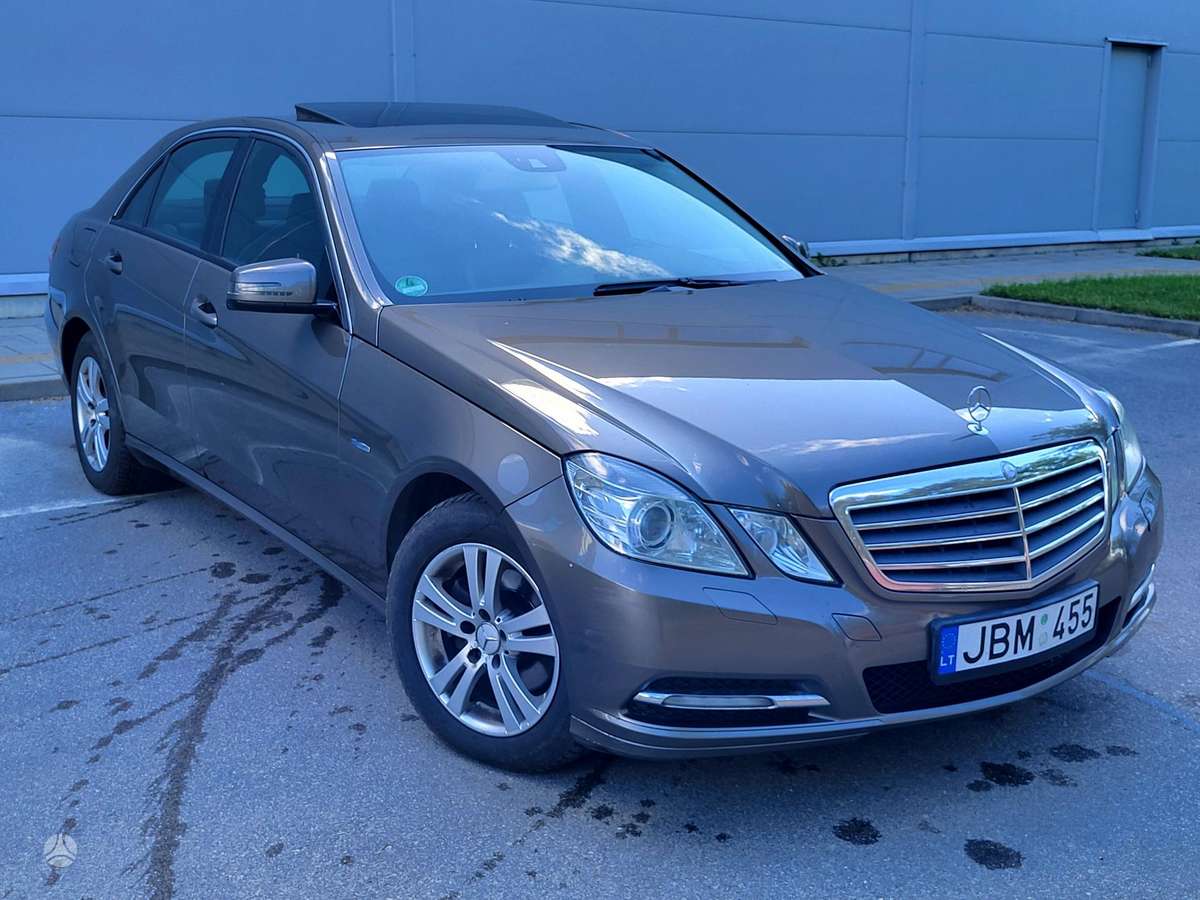 Mercedes-Benz E200, 2.2 l., Седан