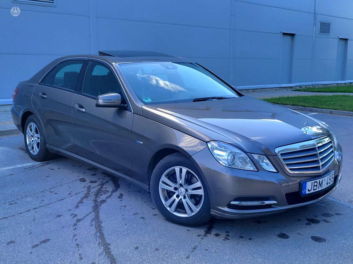 Mercedes-Benz E200, 2.2 l., Седан