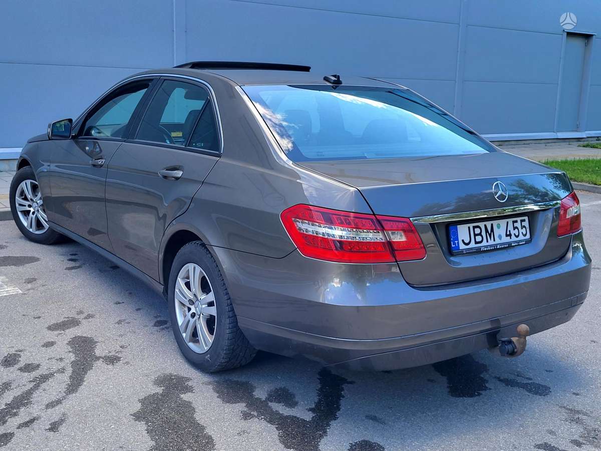 Mercedes-Benz E200, 2.2 l., Седан