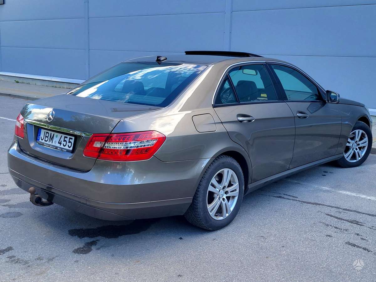 Mercedes-Benz E200, 2.2 l., Седан