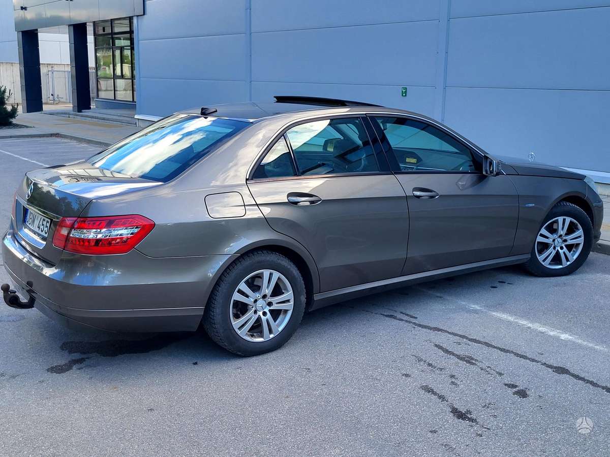 Mercedes-Benz E200, 2.2 l., Седан
