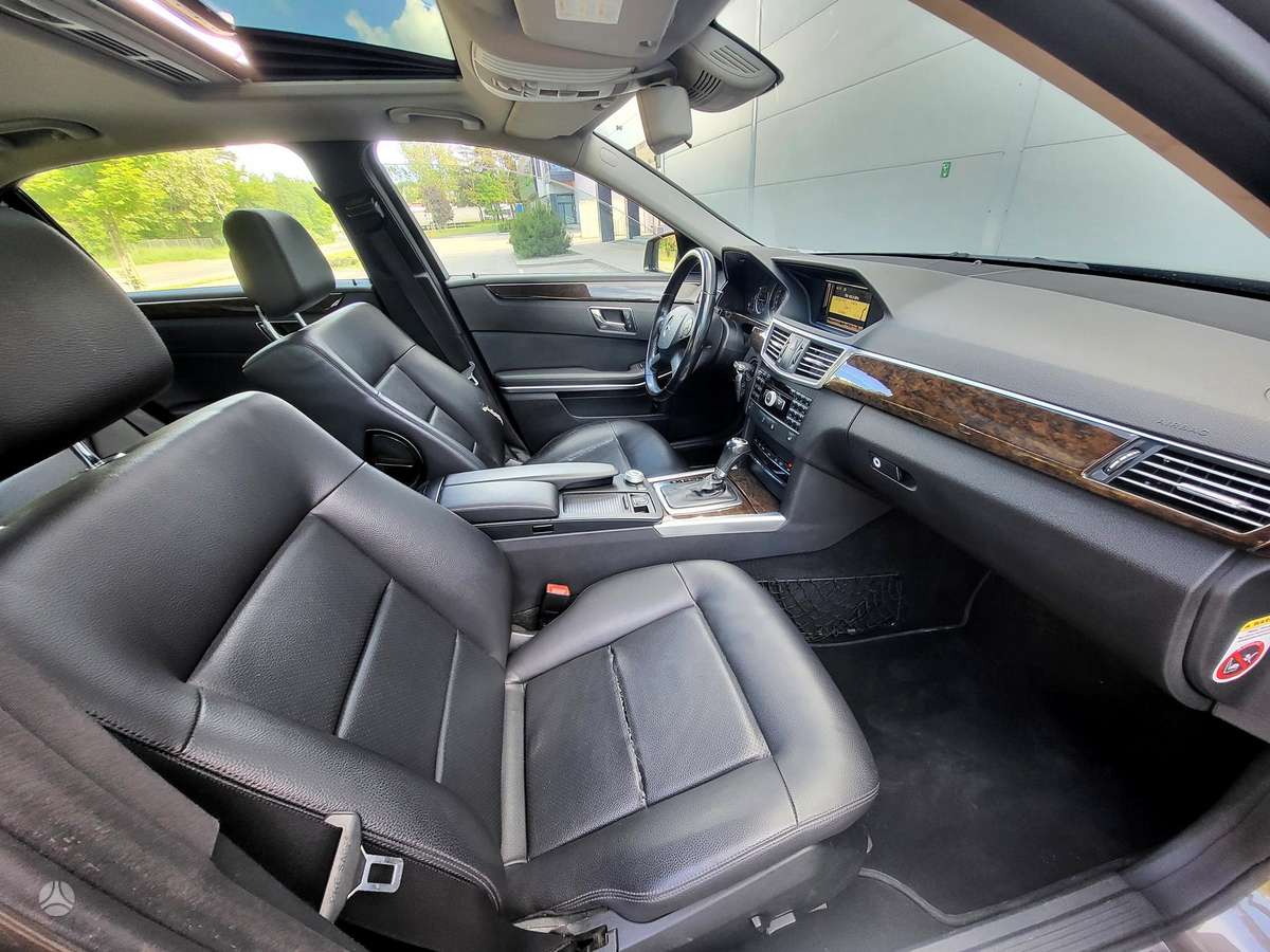 Mercedes-Benz E200, 2.2 l., Седан