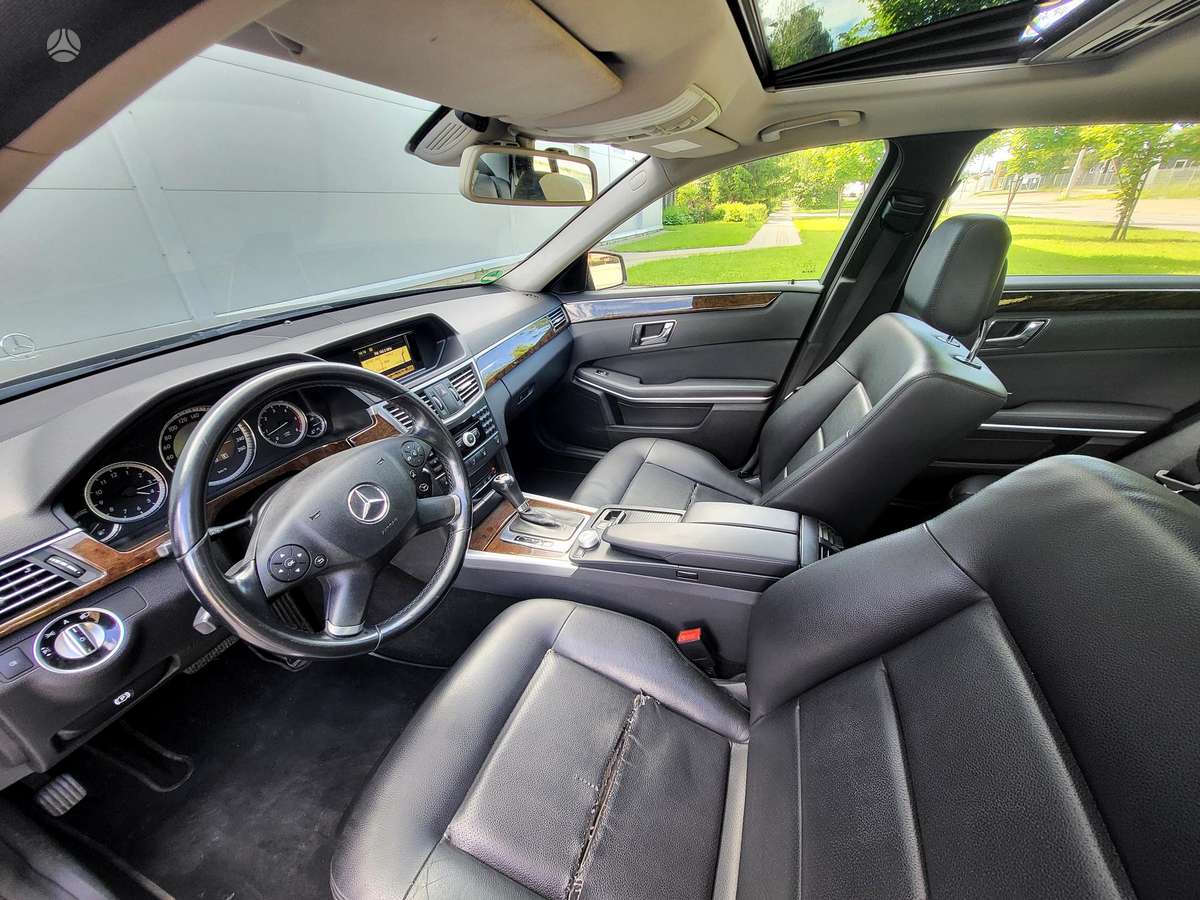 Mercedes-Benz E200, 2.2 l., Седан