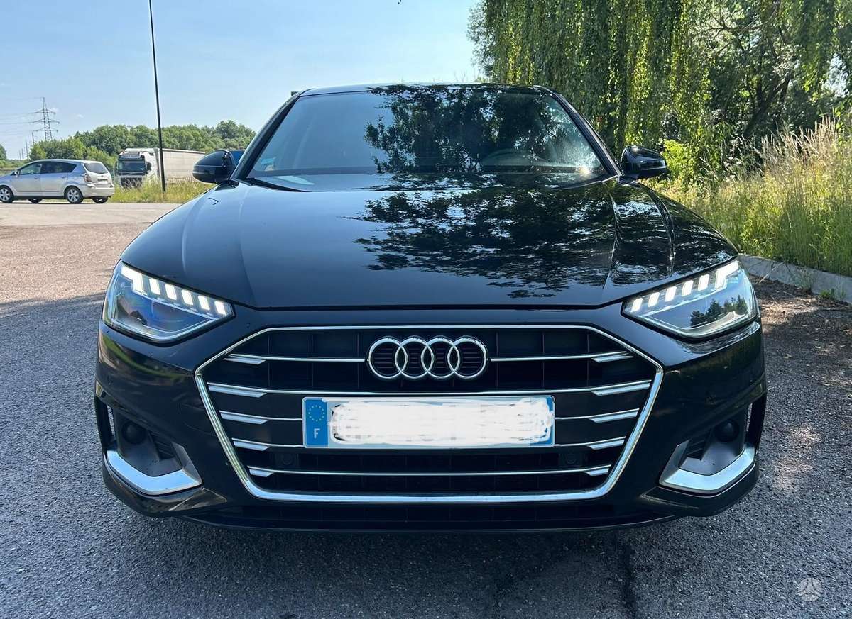Audi A4, 2.0 l., Седан