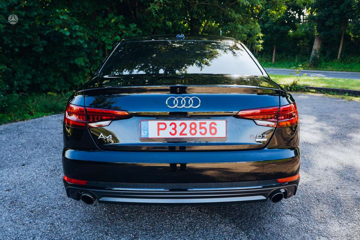 Audi A4, 2.0 l., Седан