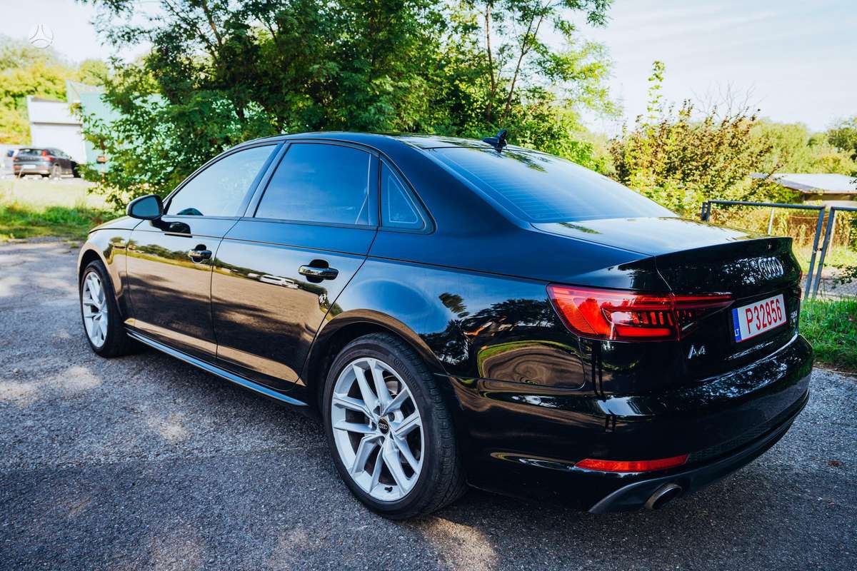 Audi A4, 2.0 l., Седан
