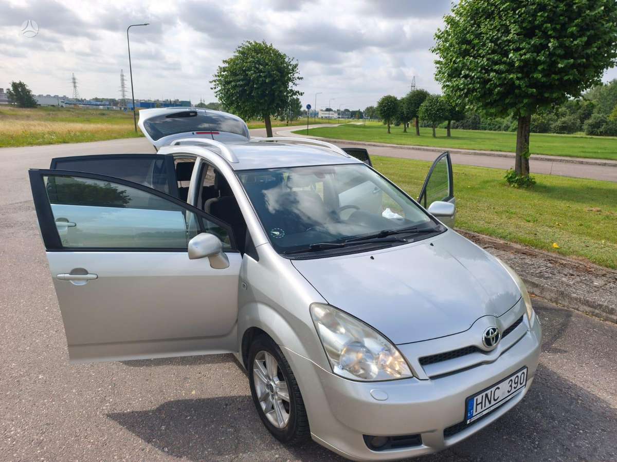 Toyota Corolla Verso - 2