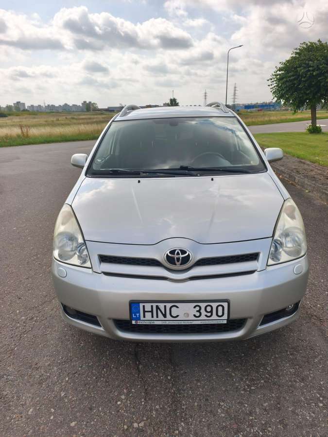 Toyota Corolla Verso - 3
