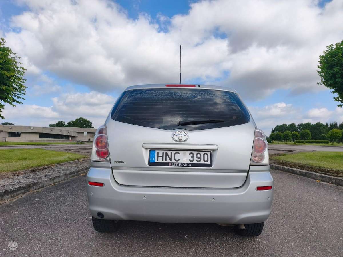 Toyota Corolla Verso - 4