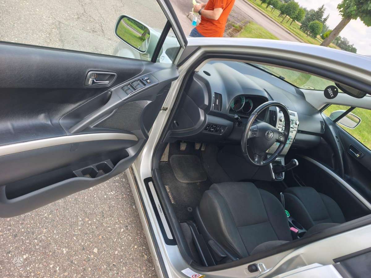 Toyota Corolla Verso - 7