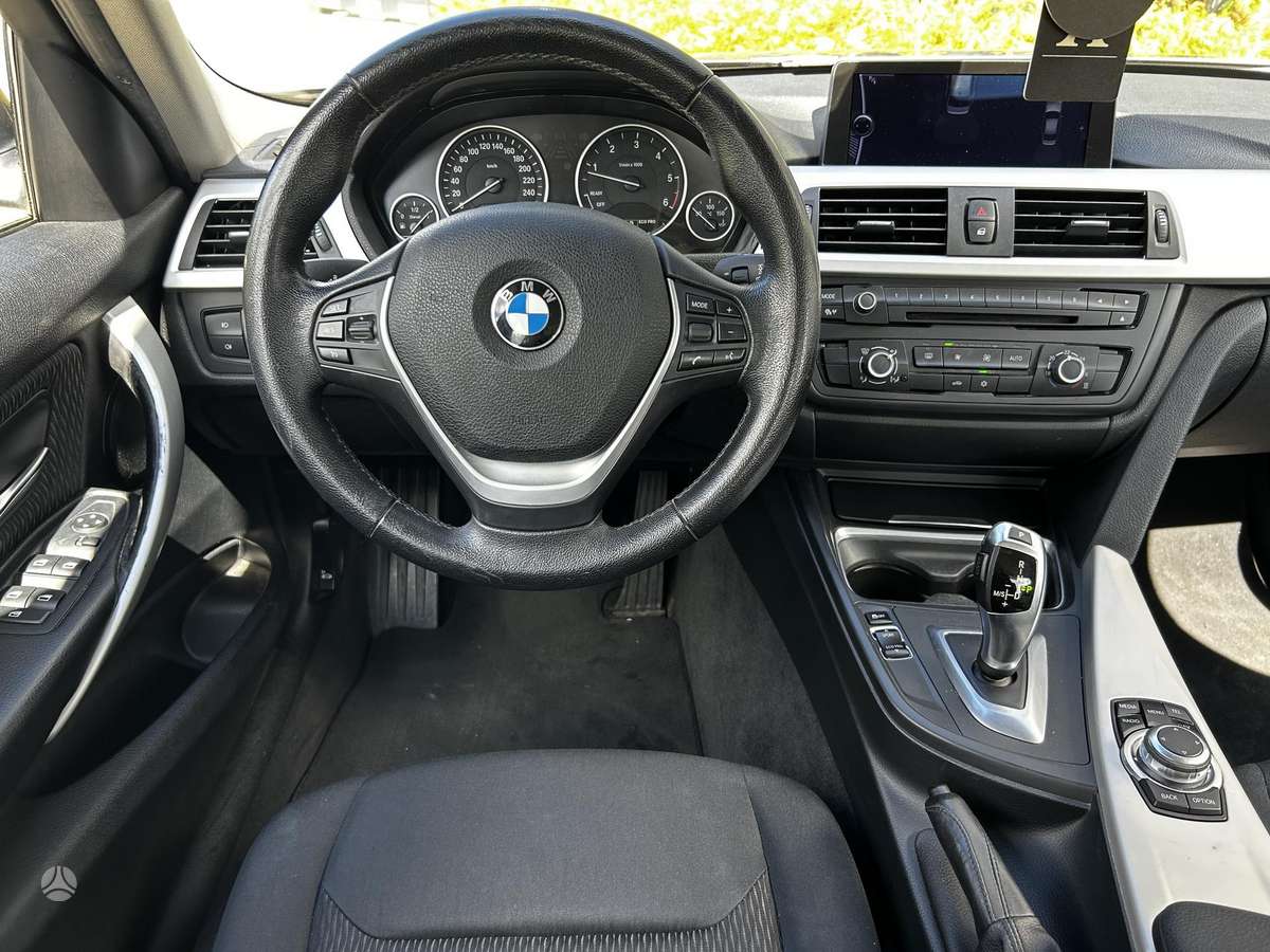 BMW 320, 2.0 l., Седан