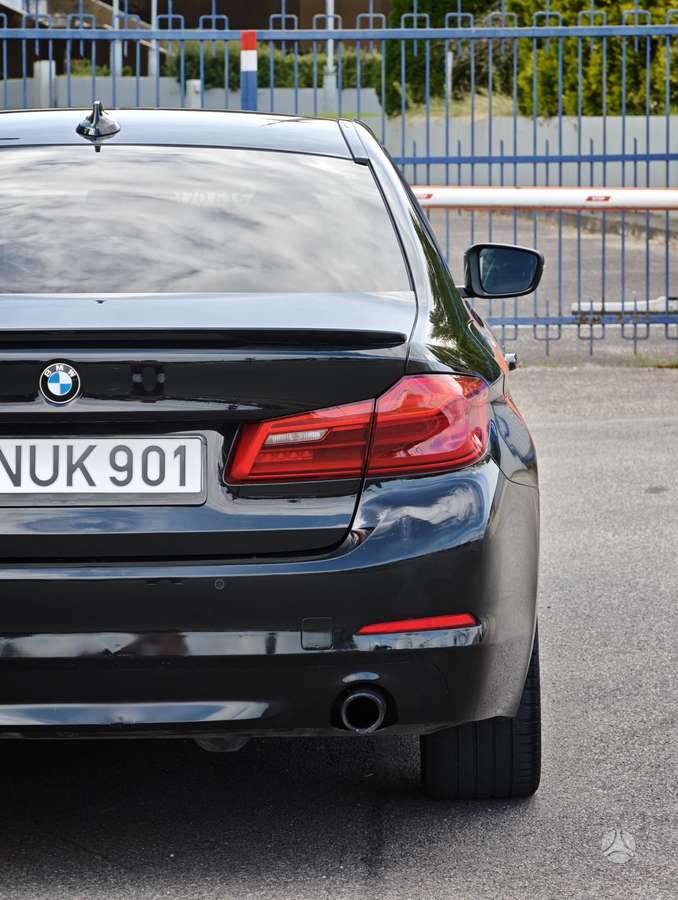 BMW 520, 2.0 l., Седан
