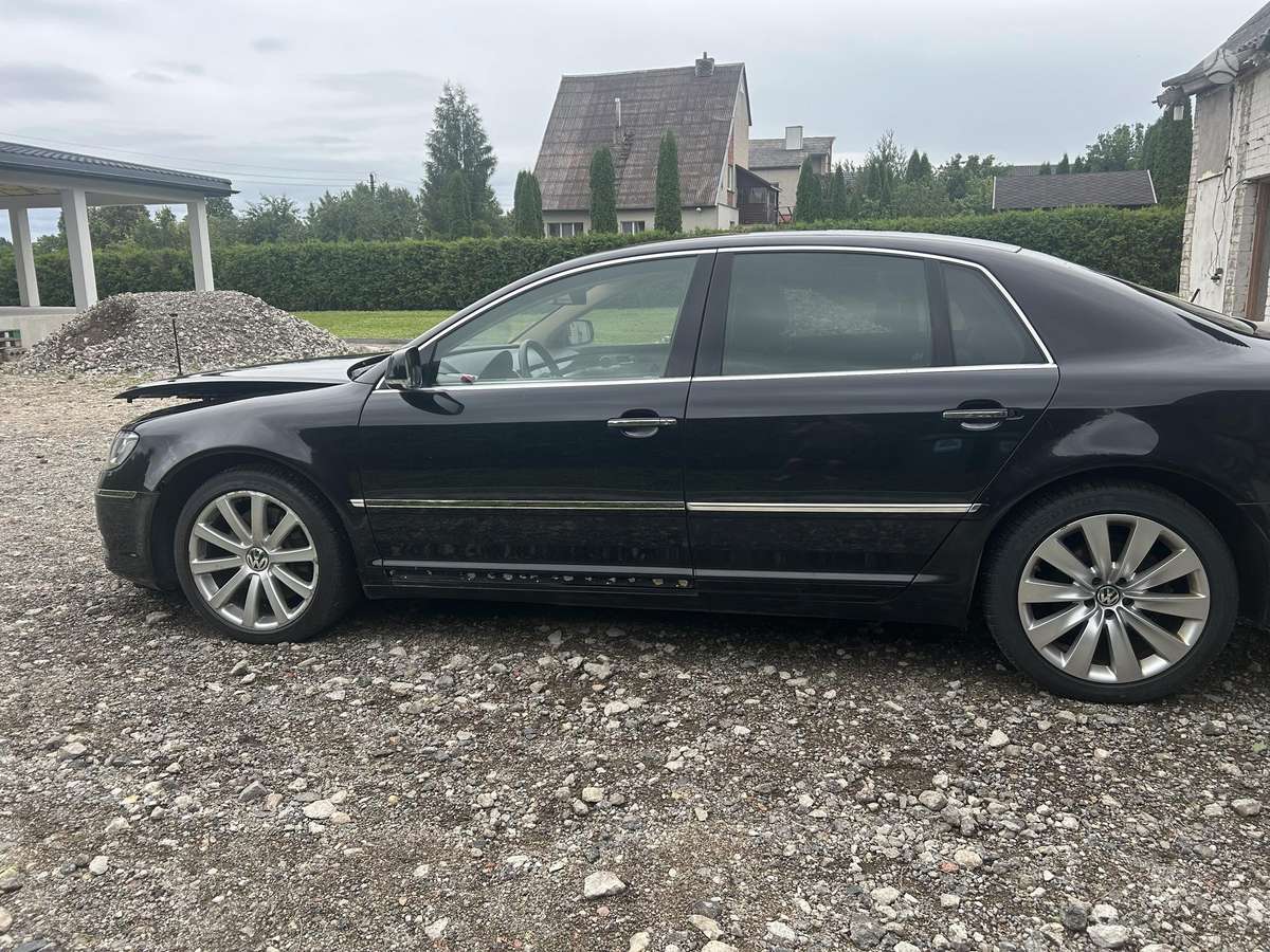 Volkswagen Phaeton - 3