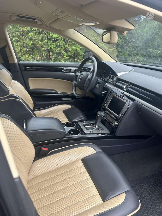 Volkswagen Phaeton - 5
