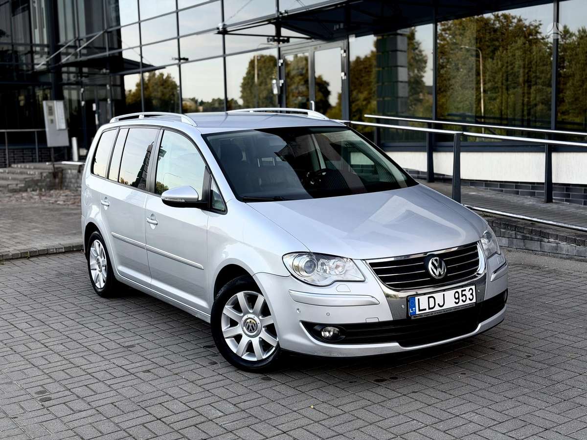 Volkswagen Touran - 1