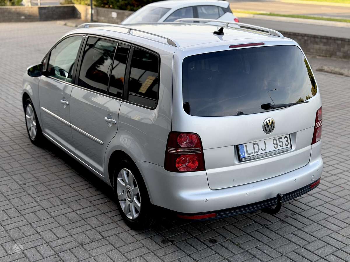 Volkswagen Touran - 5
