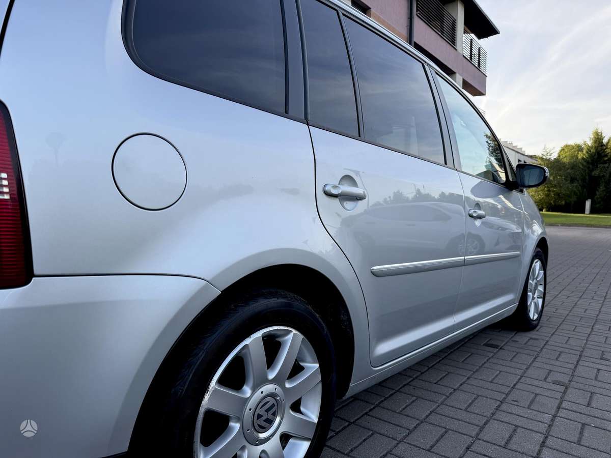 Volkswagen Touran - 8