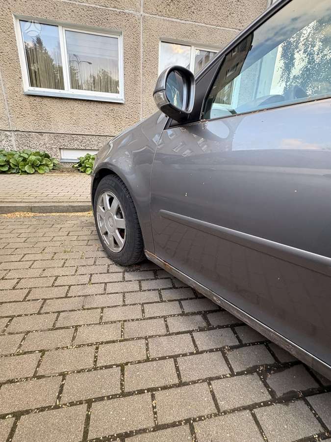 Volkswagen Golf - 11