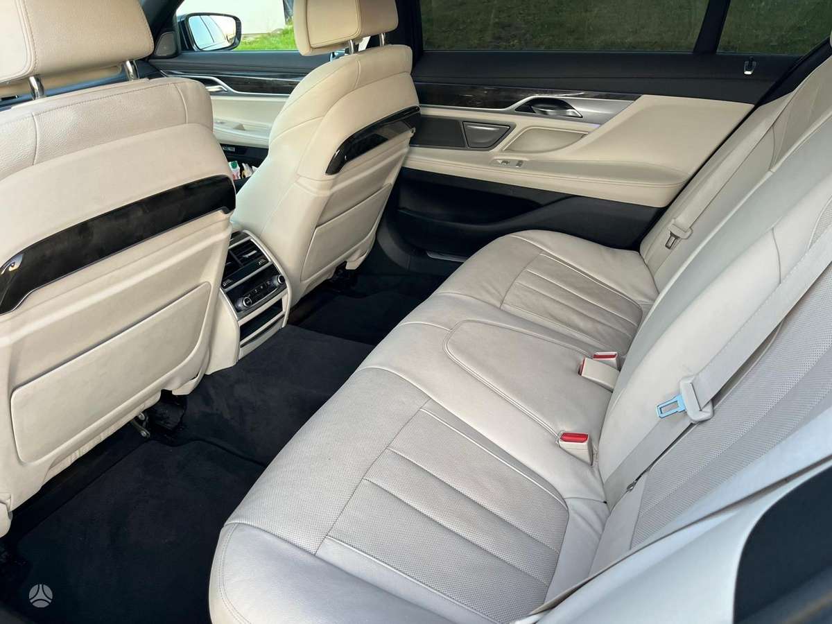 BMW 740, 3.0 l., Лимузин