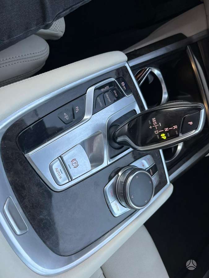 BMW 740, 3.0 l., limousine