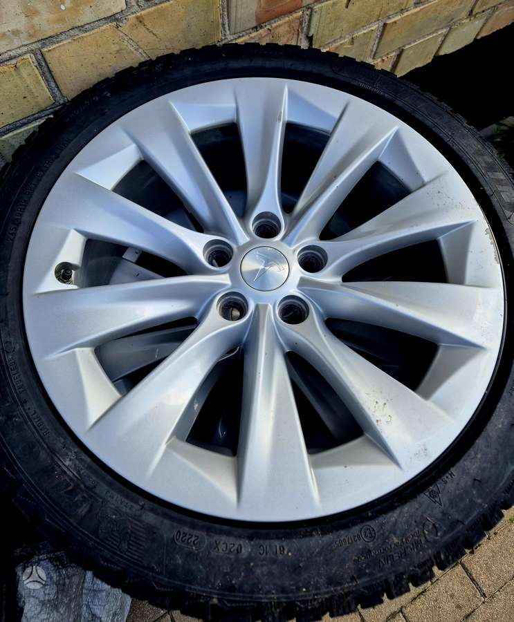 Tesla Model S, sedans