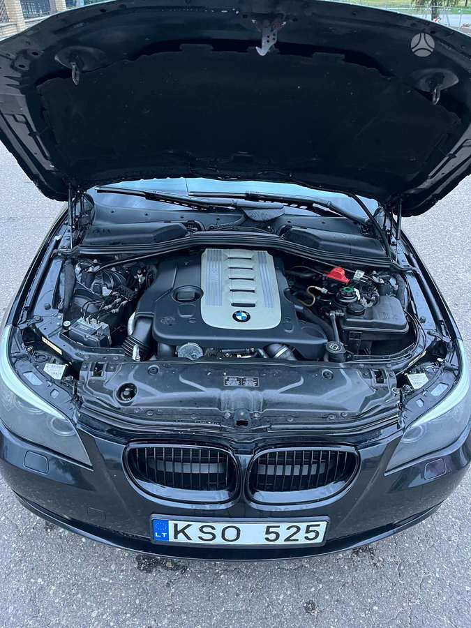 BMW 525, 3.0 l., Седан