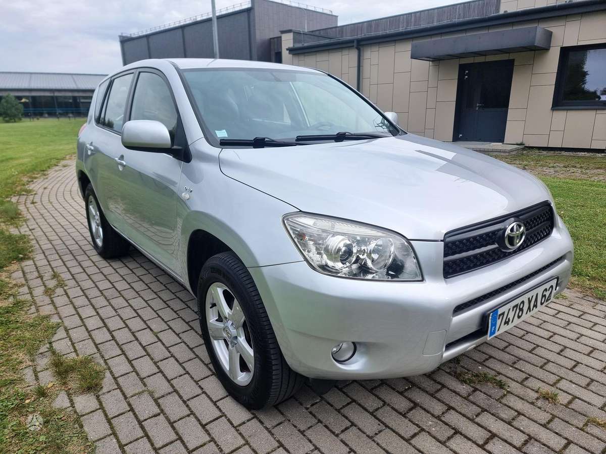 Toyota RAV4 - 3